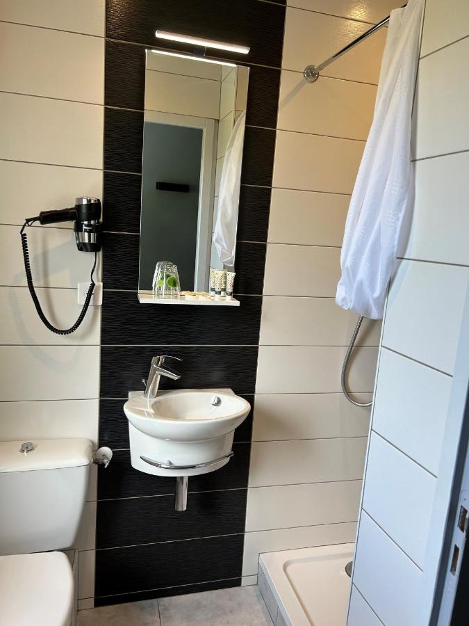 Logis Les Voiliers Hotel Peigney Bagian luar foto